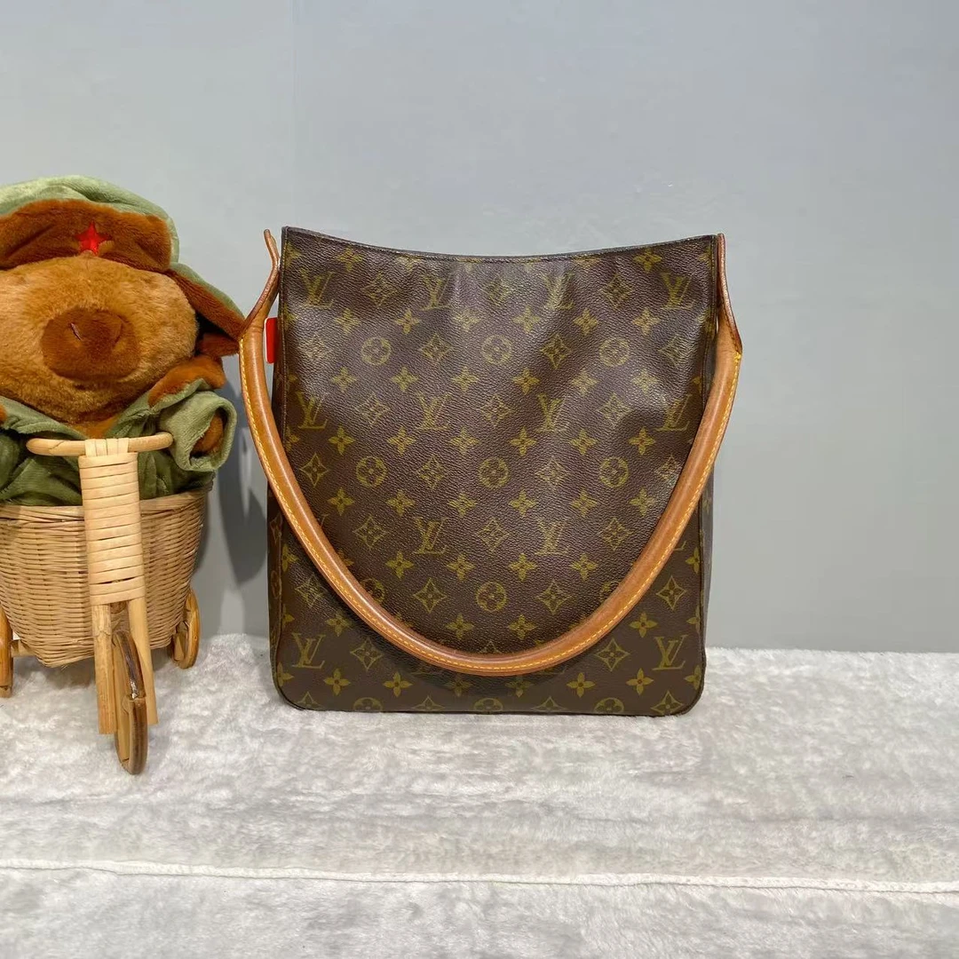 95新 LouisVuitton/路易威登 大号looping单肩包