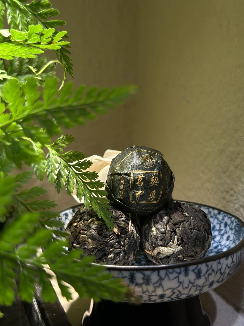 2023年龙潭箐茗契中孚普洱生茶手工纯料龙珠8克/颗入口顺滑醇厚