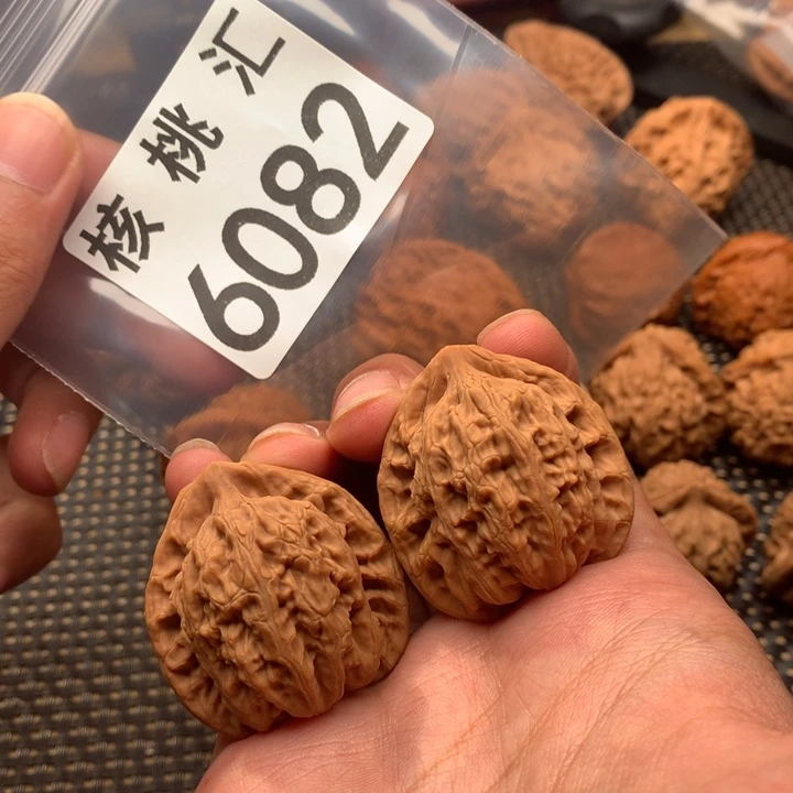 文玩核桃吊坠僧帽