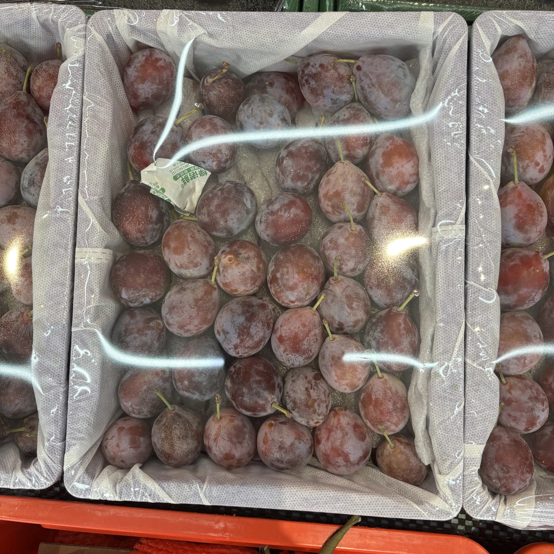 新疆喀什西梅小箱三斤半左右