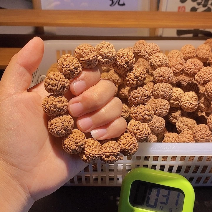 于***儿金刚菩提手串这样