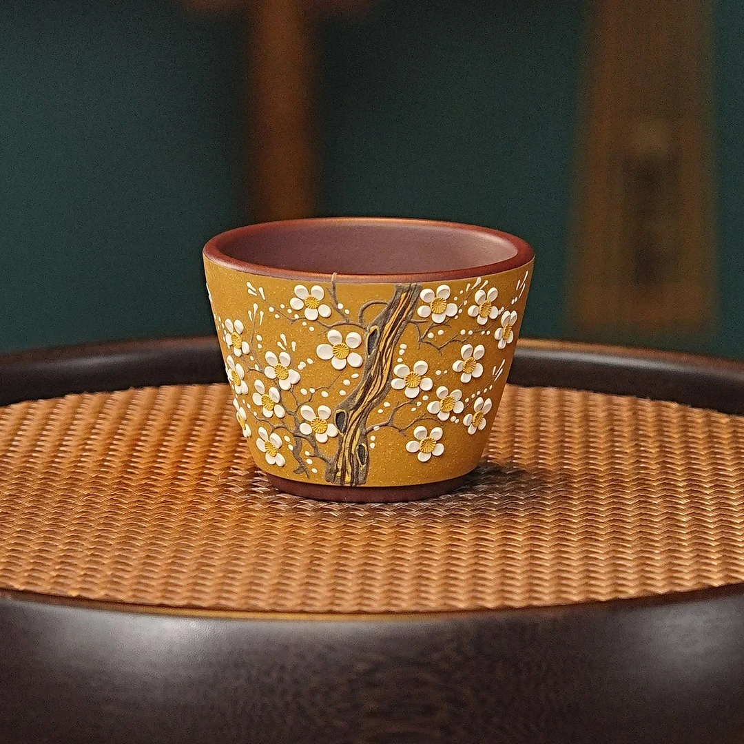 宜兴全手工紫砂茶具 原矿紫泥泥料粉浆堆绘梅花主人杯品茗杯