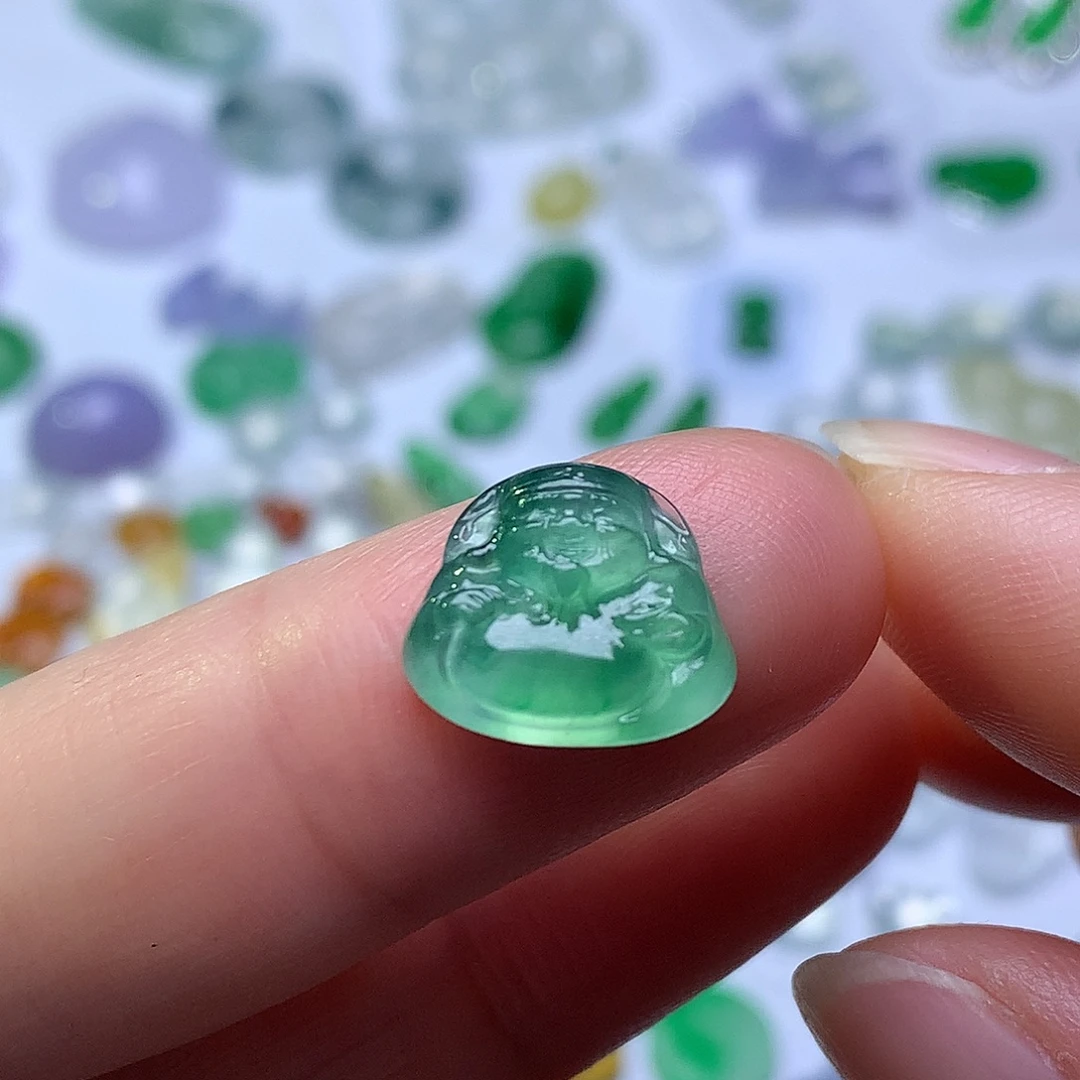 翡翠未镶嵌颈饰财财