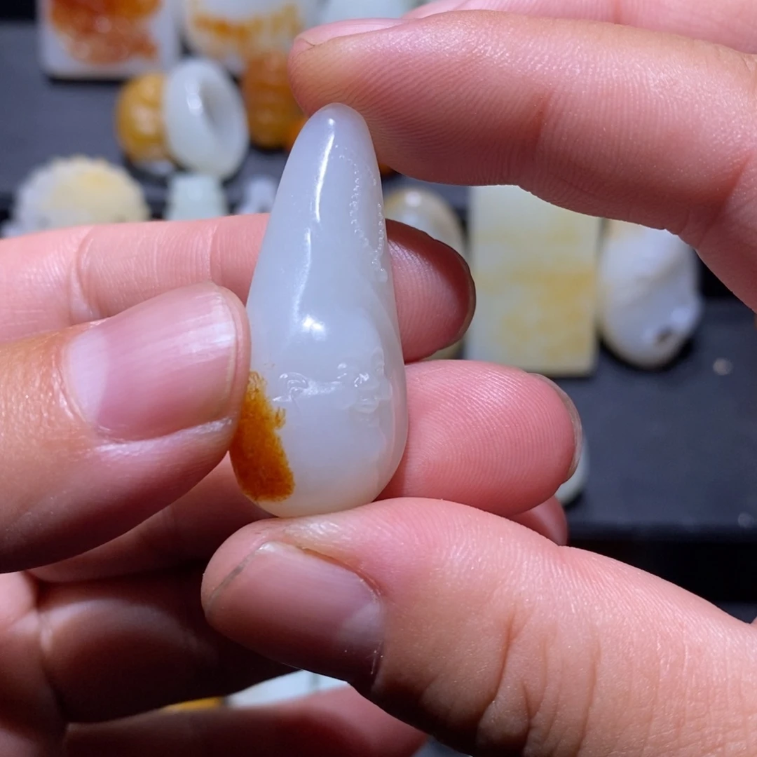 *****和田玉未镶嵌颈饰