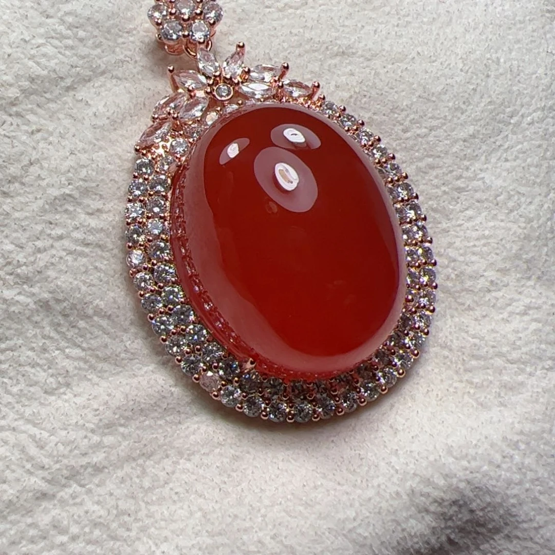 南红玛瑙吊坠合金