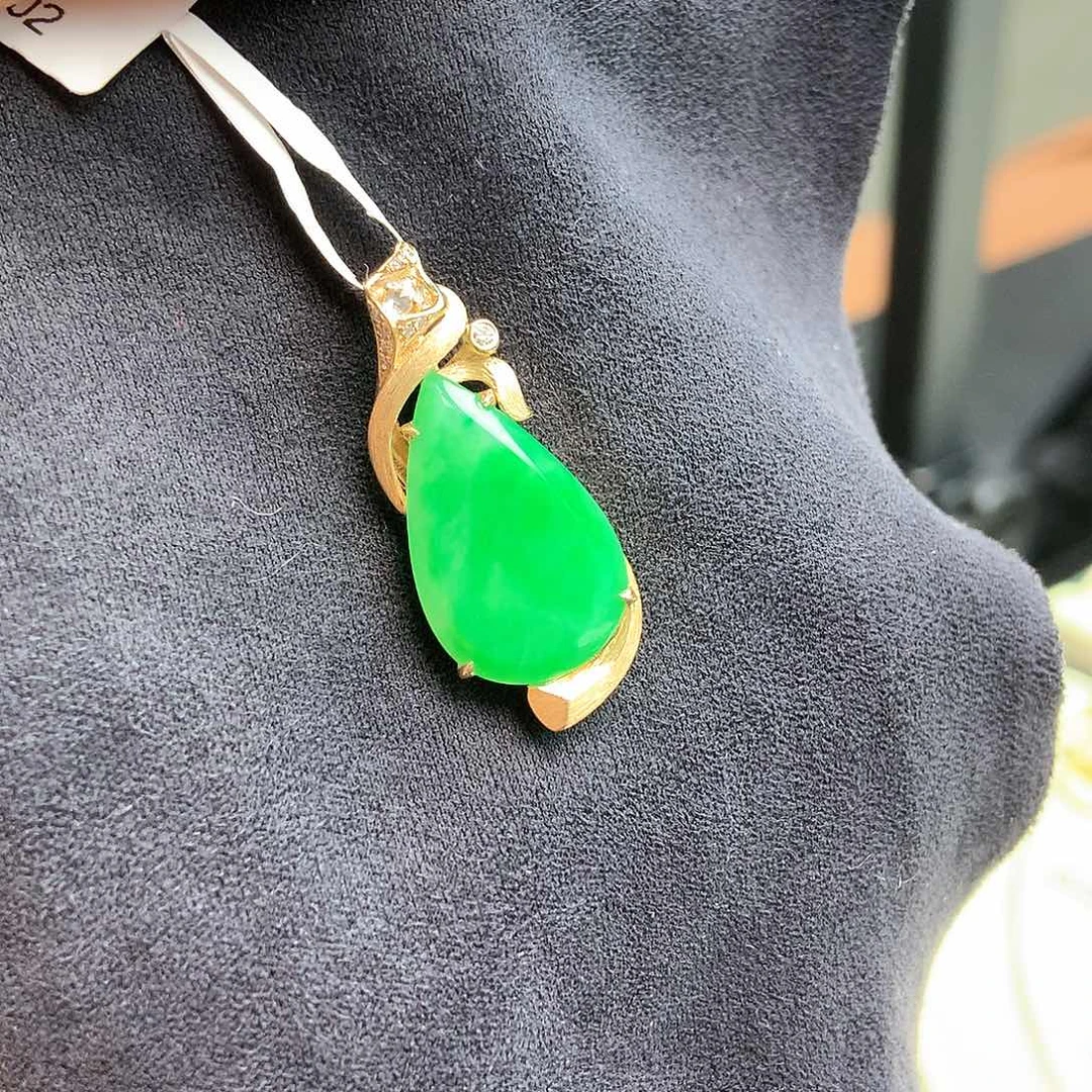 翡翠颈饰18K金镶嵌上新