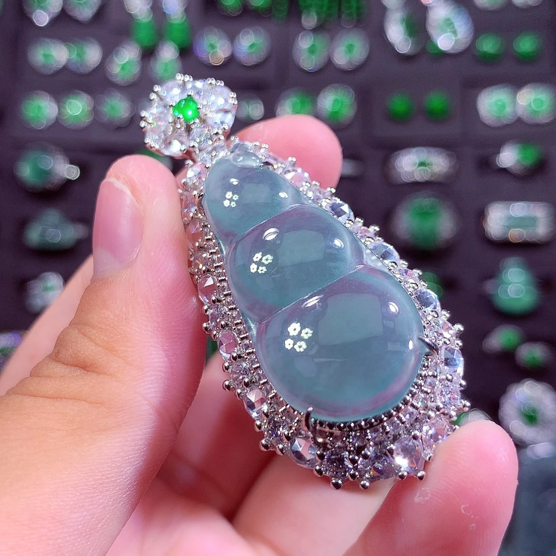 颈饰未镶嵌翡翠挂件