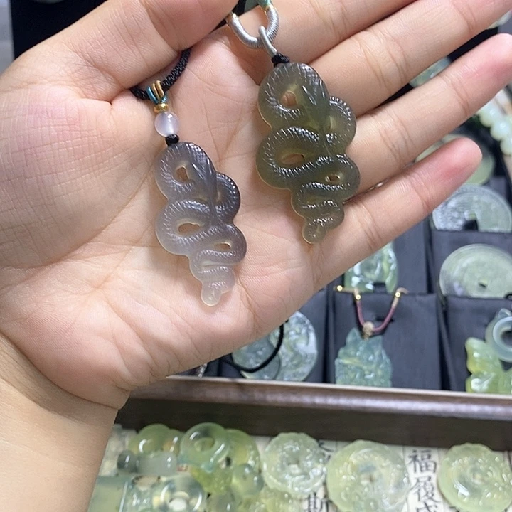 岫玉未镶嵌岫玉小蛇纯天然