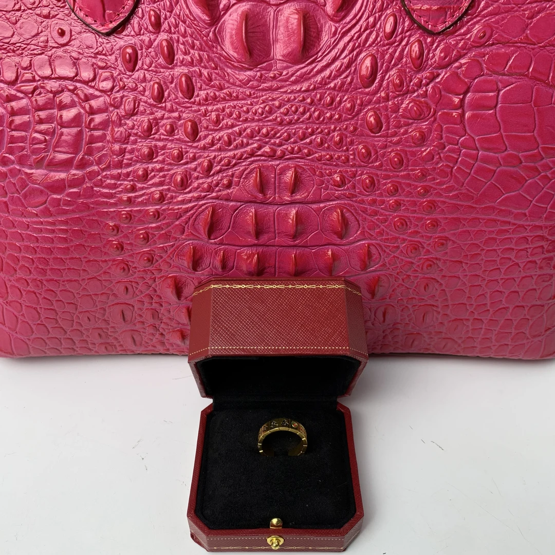 4260戒指--收藏级轻奢时尚设计首饰送礼盒