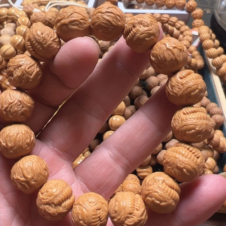 龅牙毒液瑕疵自己找