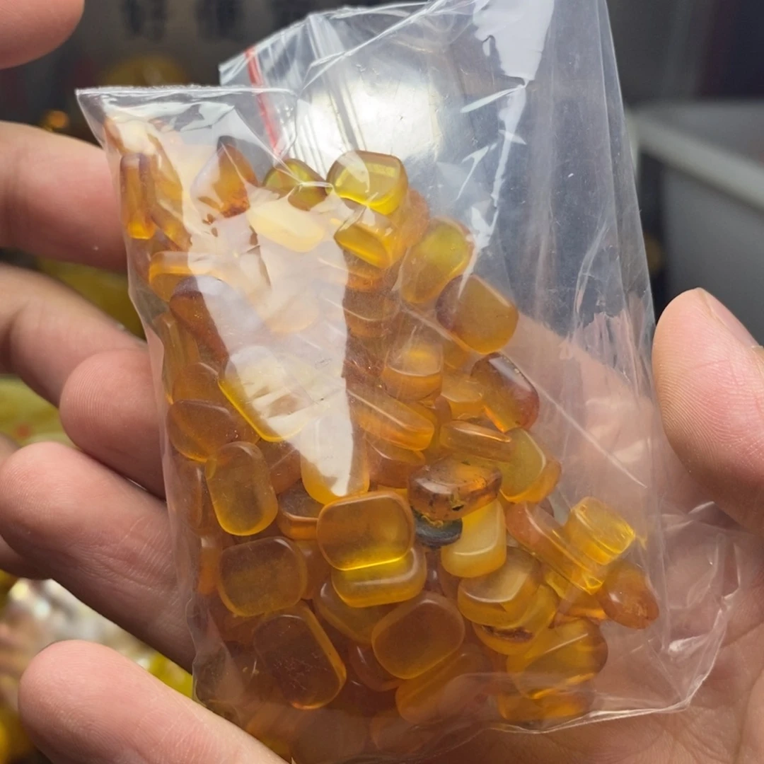 未镶嵌琥珀珠宝奇石
