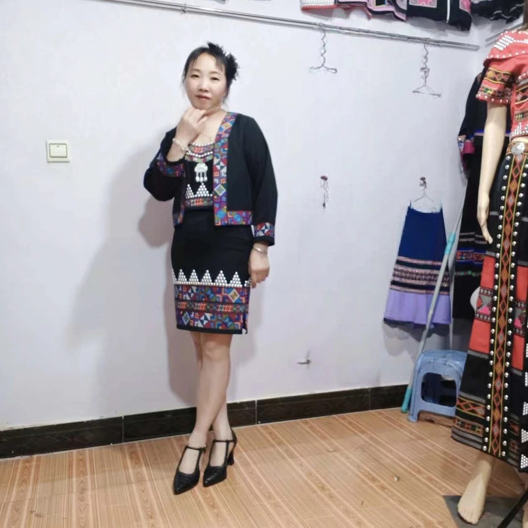 哈尼族服装少数民族日常生活服装时尚洋气显瘦