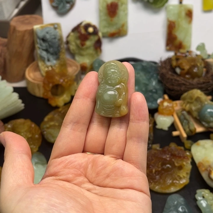 蛇纹石玉未镶嵌颈饰