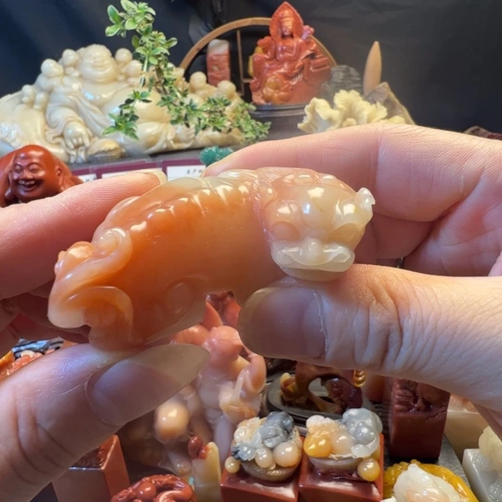 寿山石直播间福利手把件雕刻古兽《事业有成》