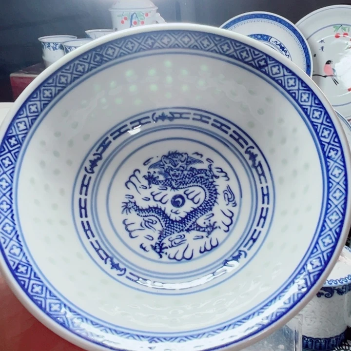 青花玲珑7寸面碗荷叶边龙纹