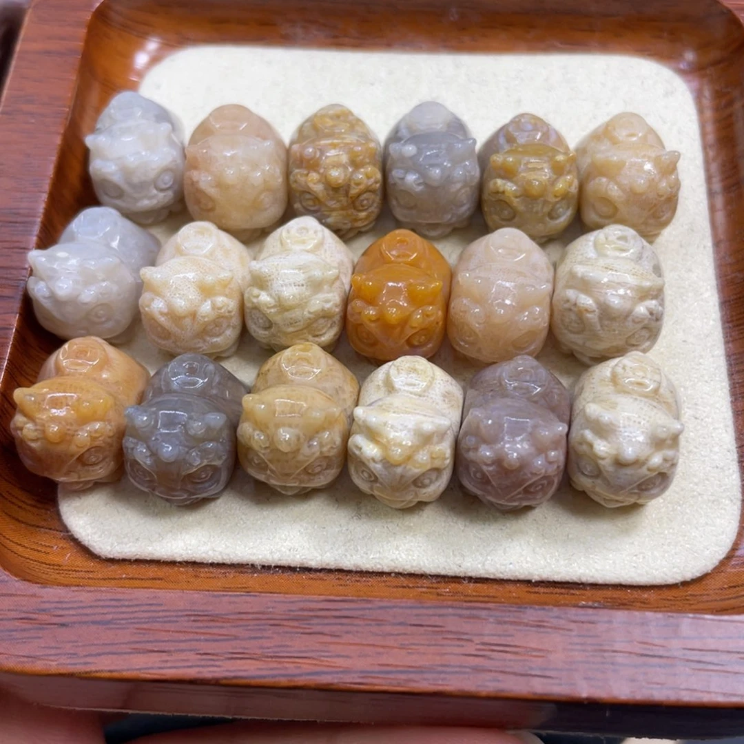 硅化玉未镶嵌颈饰貔貅40米1个