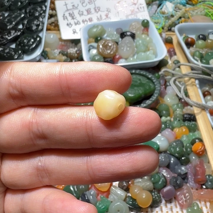 和田玉未镶嵌珠宝半成品