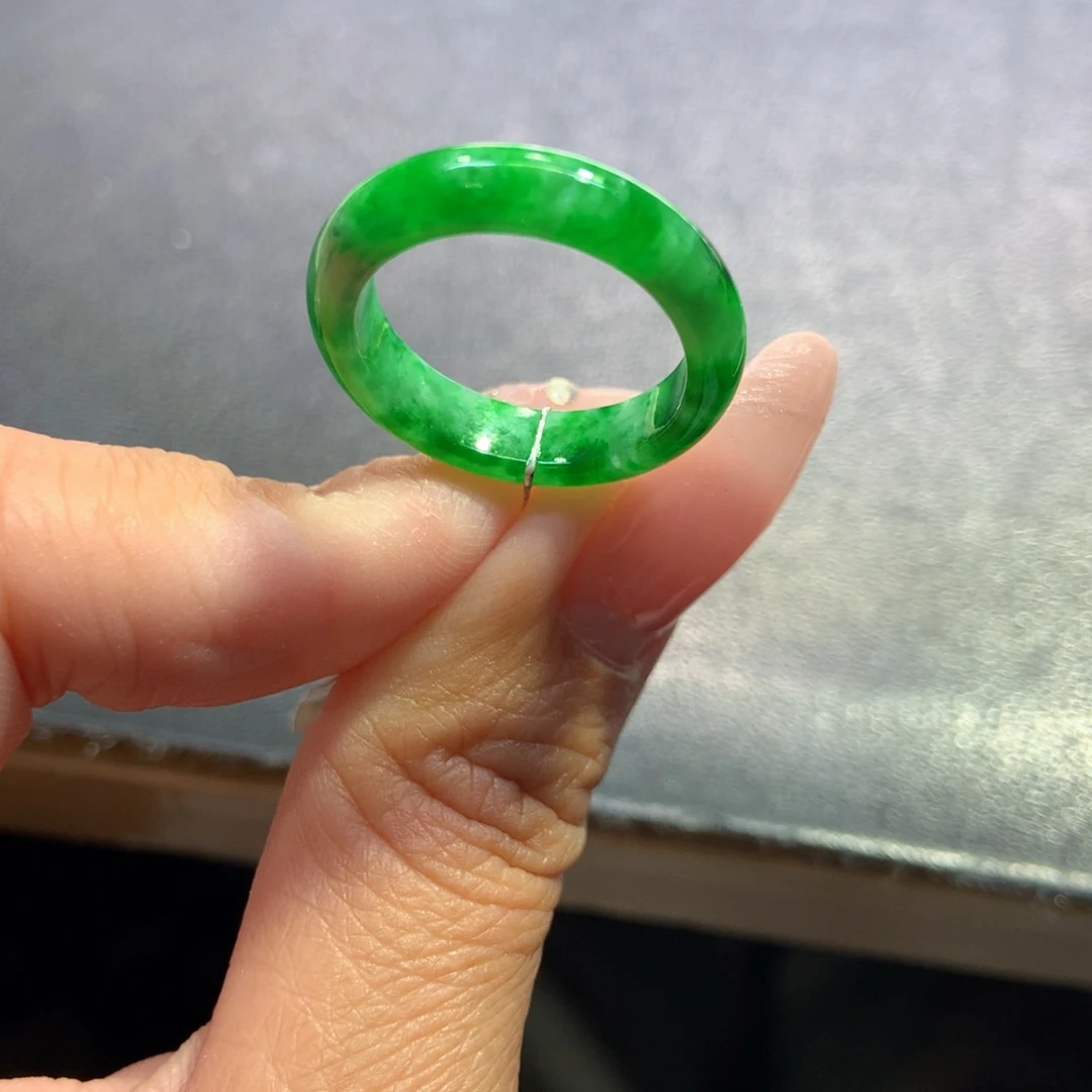 翡翠戒指未镶嵌翡翠