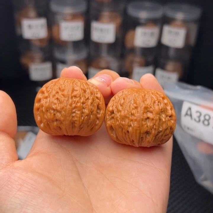 稳***重文玩核桃吊坠铁锤