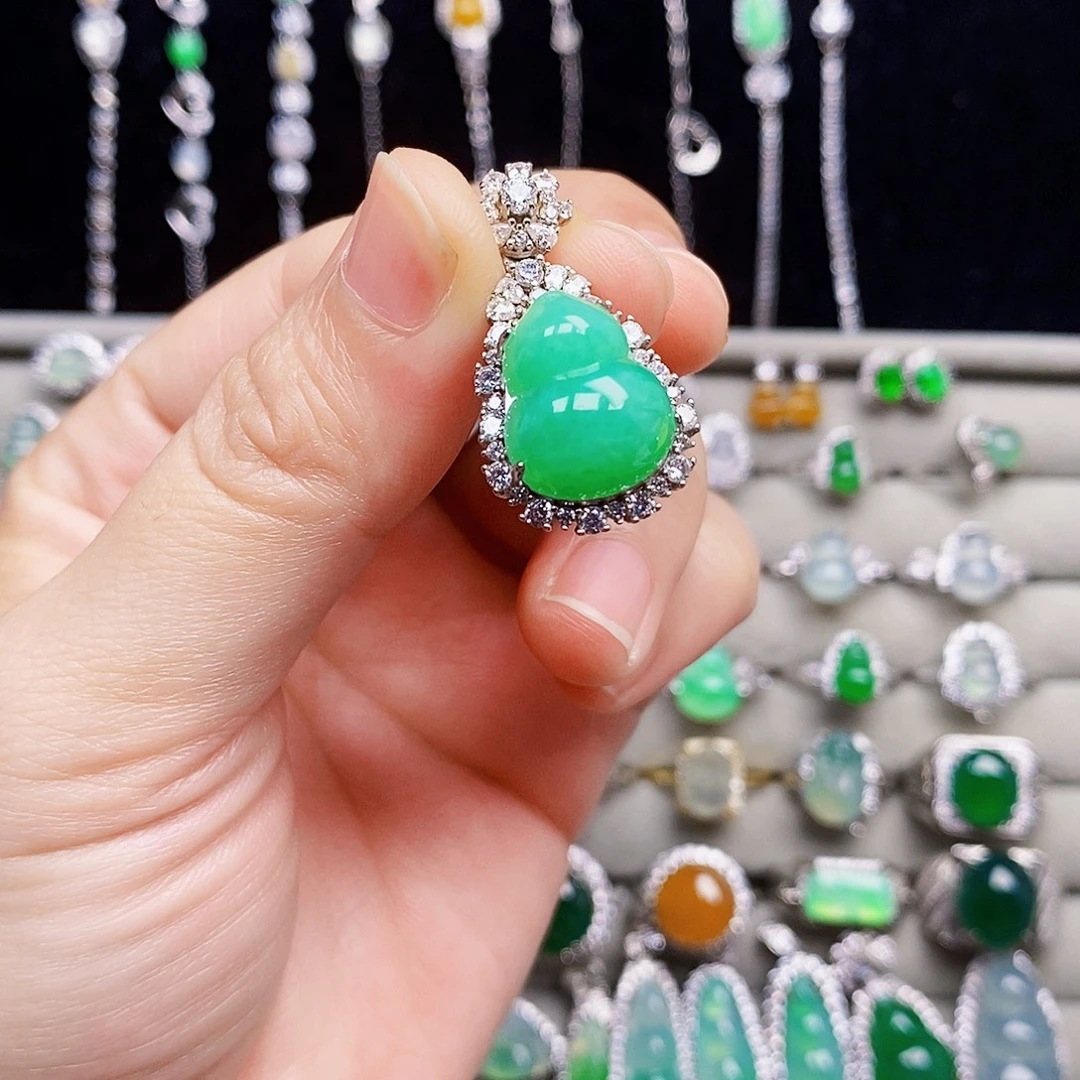 翡翠银S925镶嵌颈饰葫芦