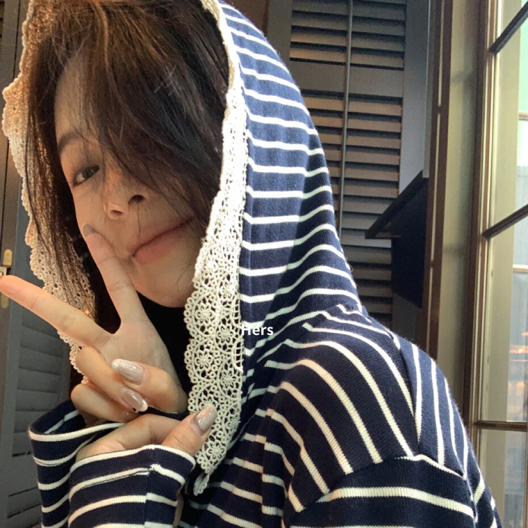 简约复古日常蕾丝拼接连帽条纹网红长袖T恤女士