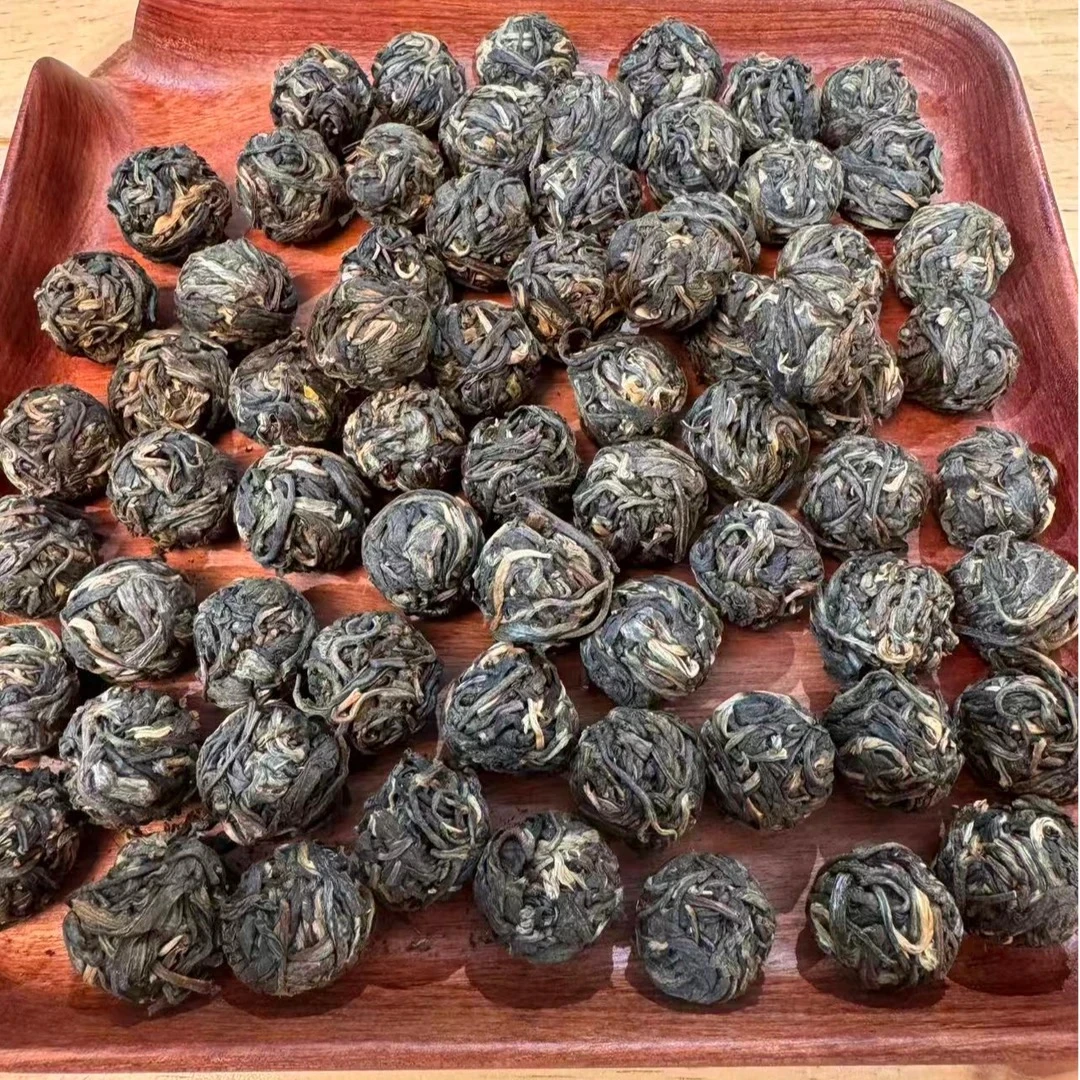 2025年贺开普洱生茶龙珠20颗*8g