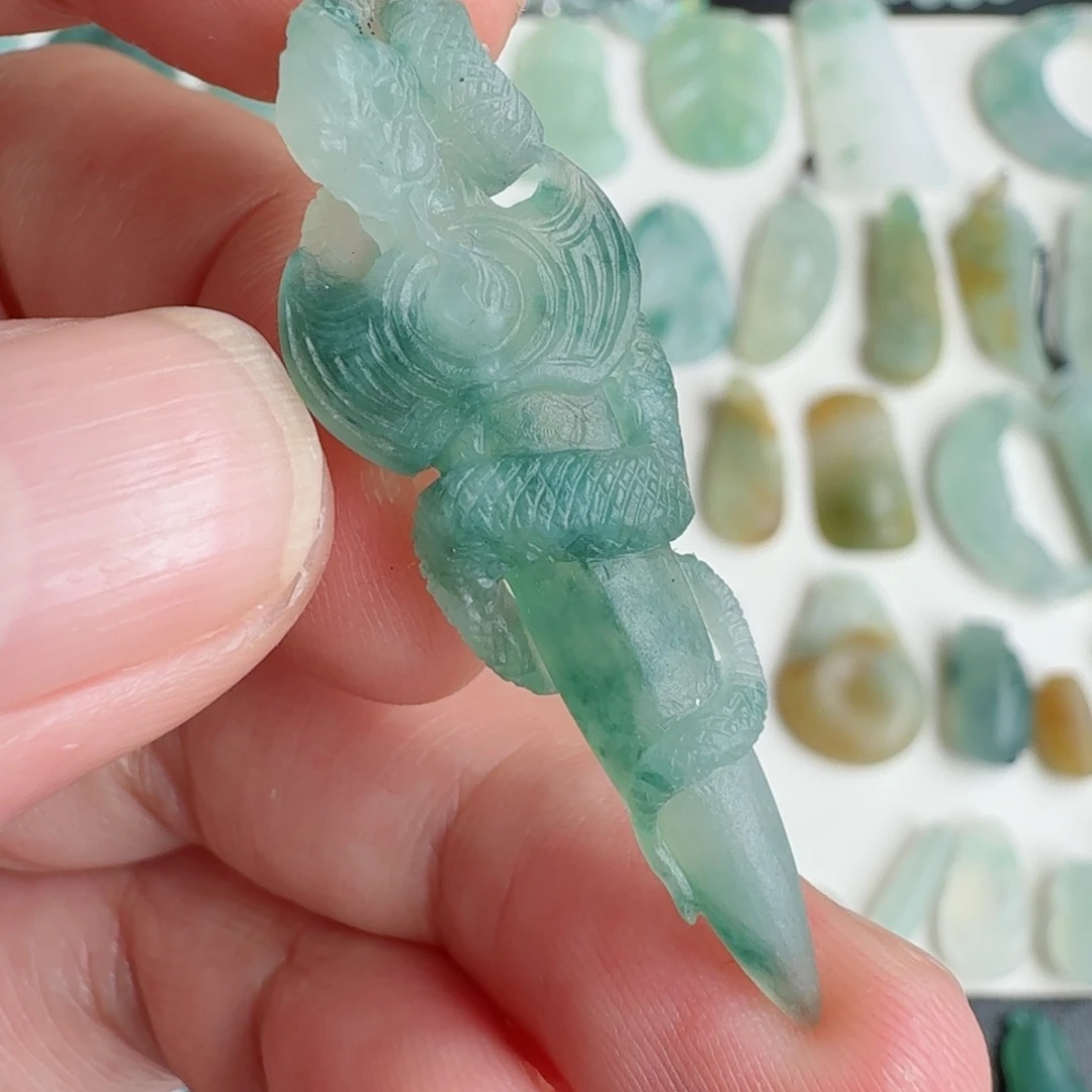 定制翡翠未镶嵌挂件