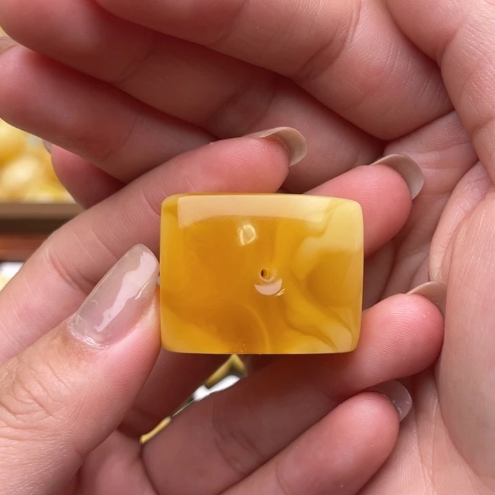 裸石琥珀未镶嵌蜜蜡藏扣梦