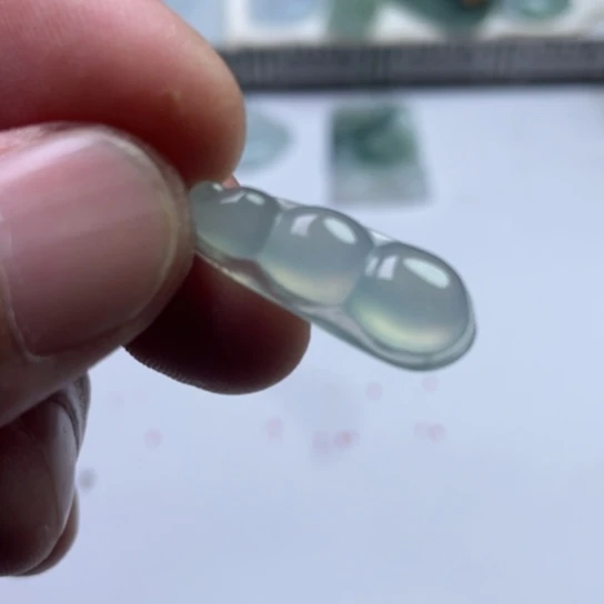 翡翠未镶嵌颈饰北*北挂件