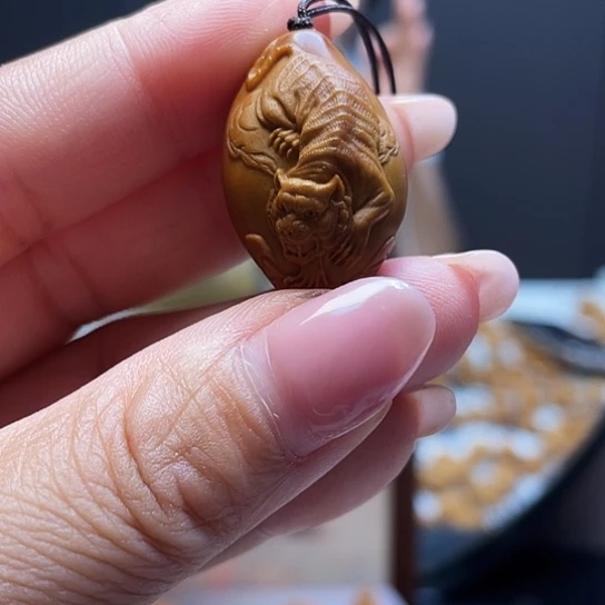 橄榄核的颜色和颜色也