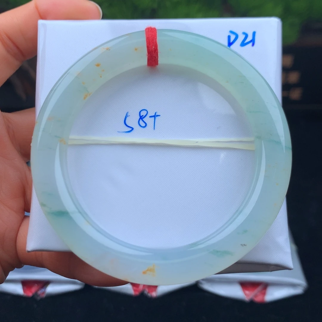 翡翠手镯未镶嵌手镯