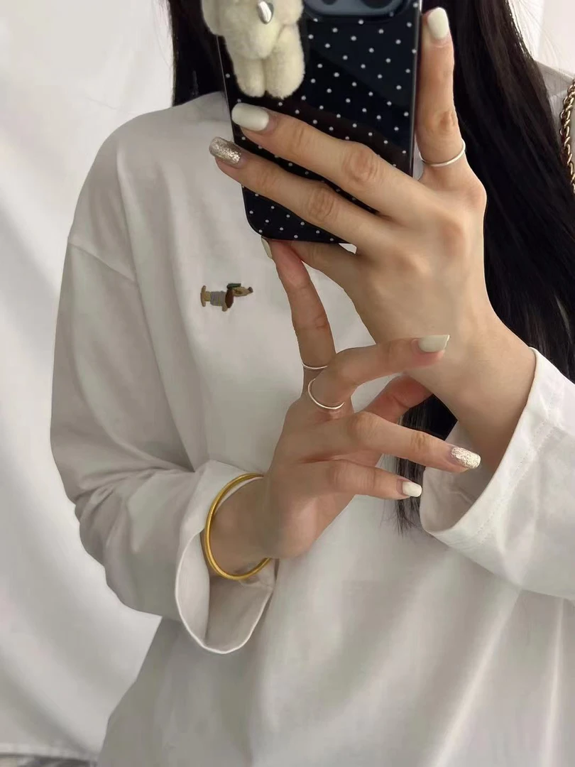 琳琳家（刺绣百搭长袖白色T恤）必备单品