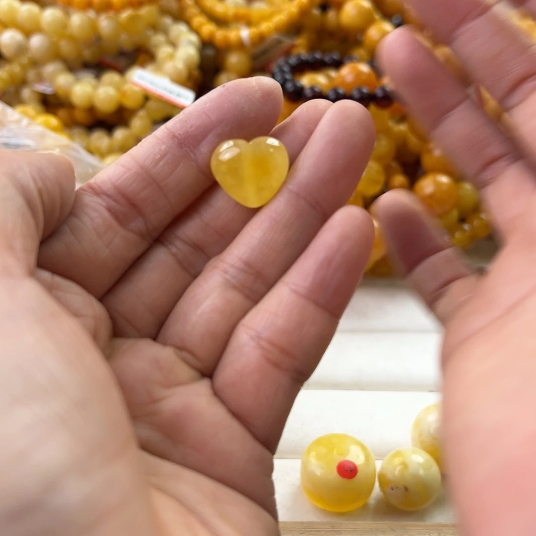 琥珀珠宝奇石未镶嵌