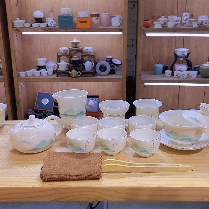 一览众山小羊脂玉套装