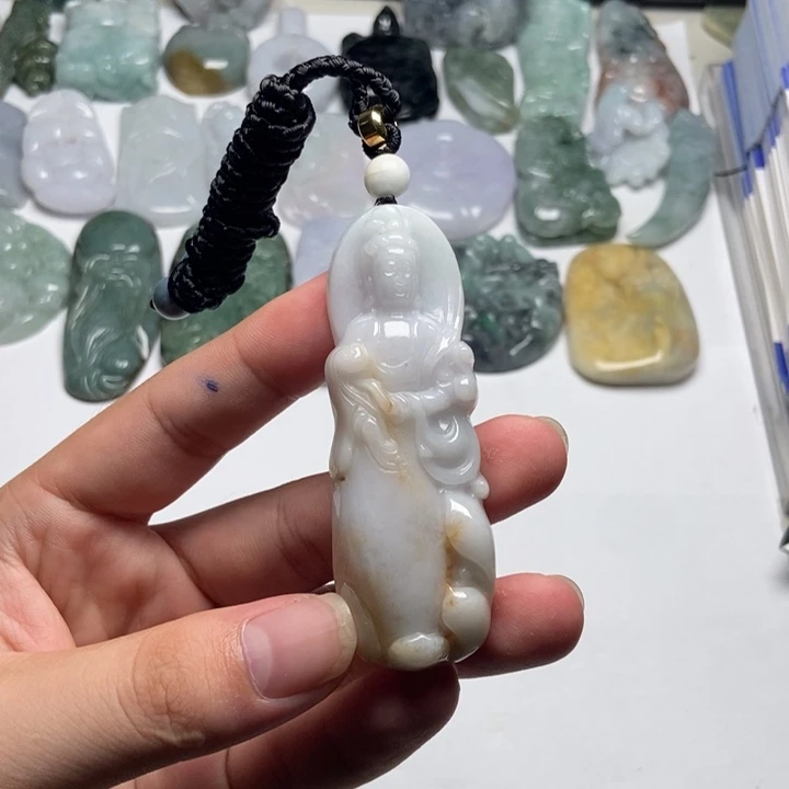 翡翠未镶嵌颈饰观音30