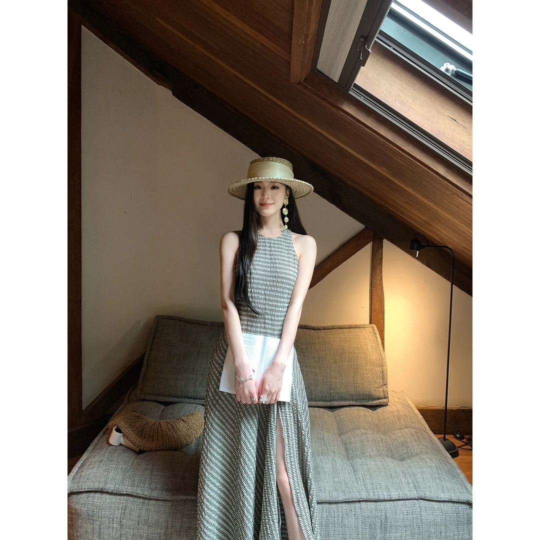 ICELOLLY小个子巨好看无袖挂脖吊带连衣裙女2025夏大方得体长裙子