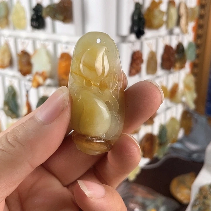 未镶嵌蛇纹石玉颈饰