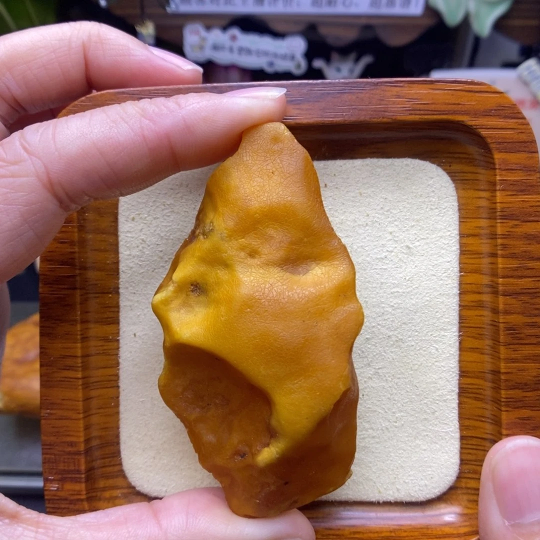 定制琥珀未镶嵌依**得敏