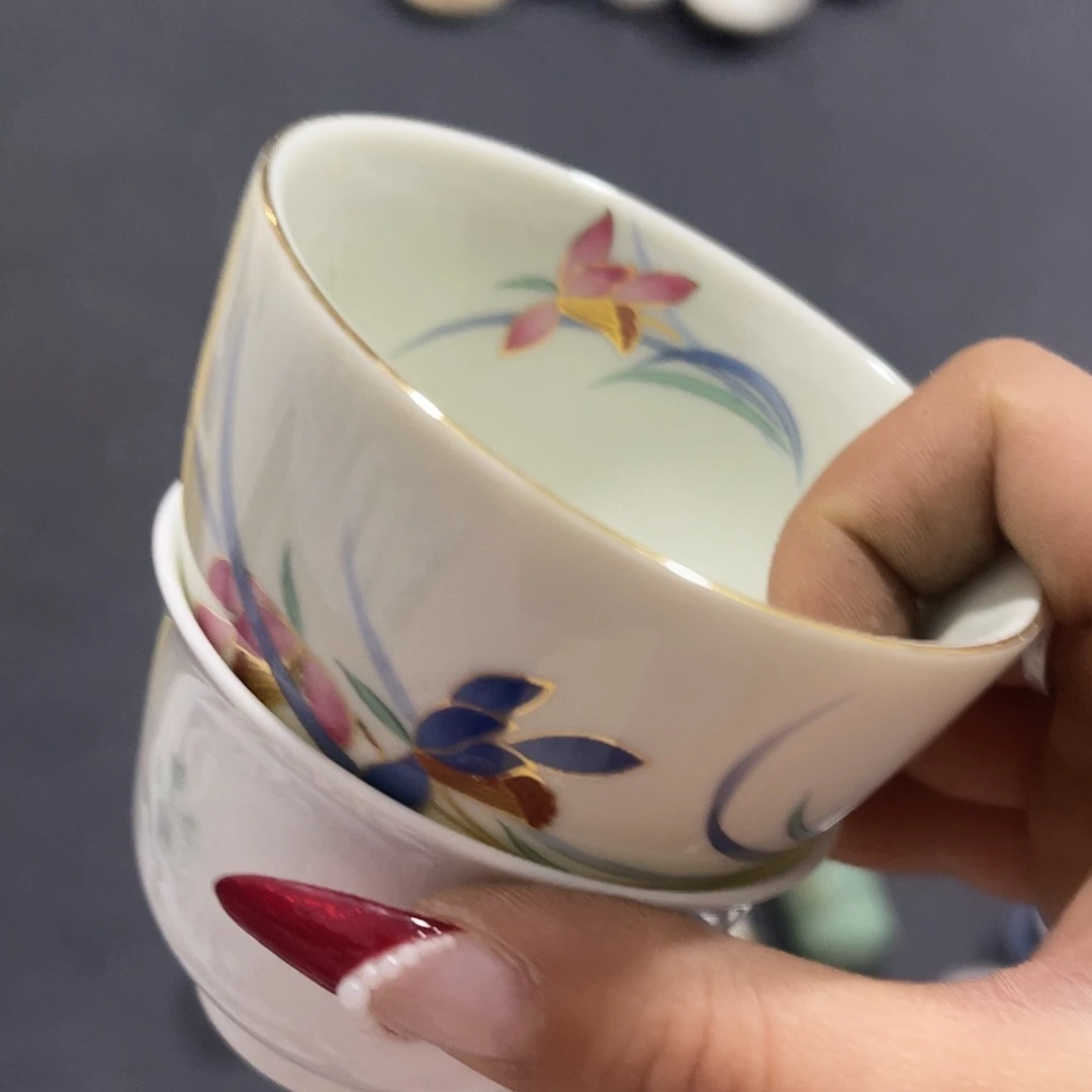 瓷片毅*我不在这里干咯么