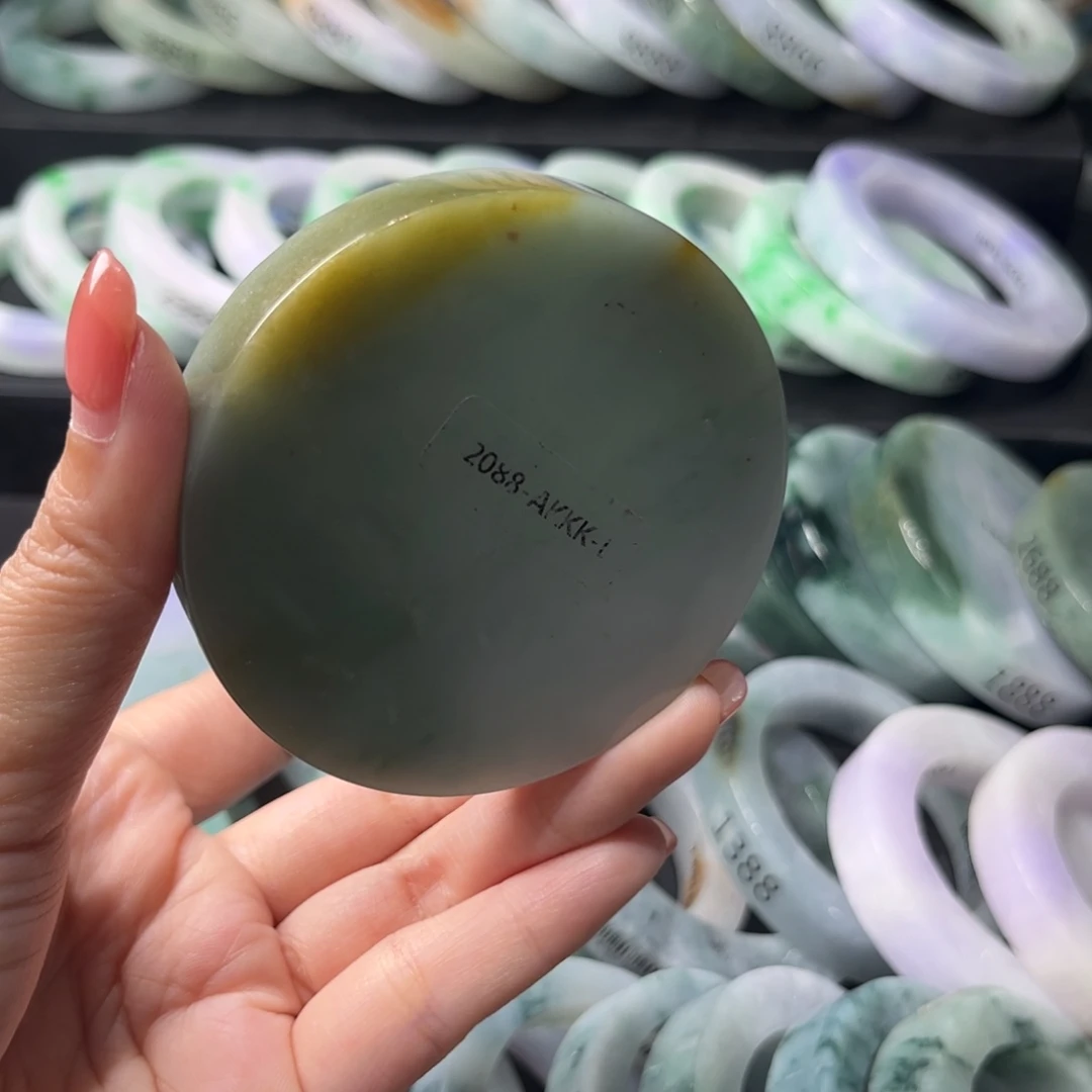 定制翡翠未镶嵌翡翠手镯