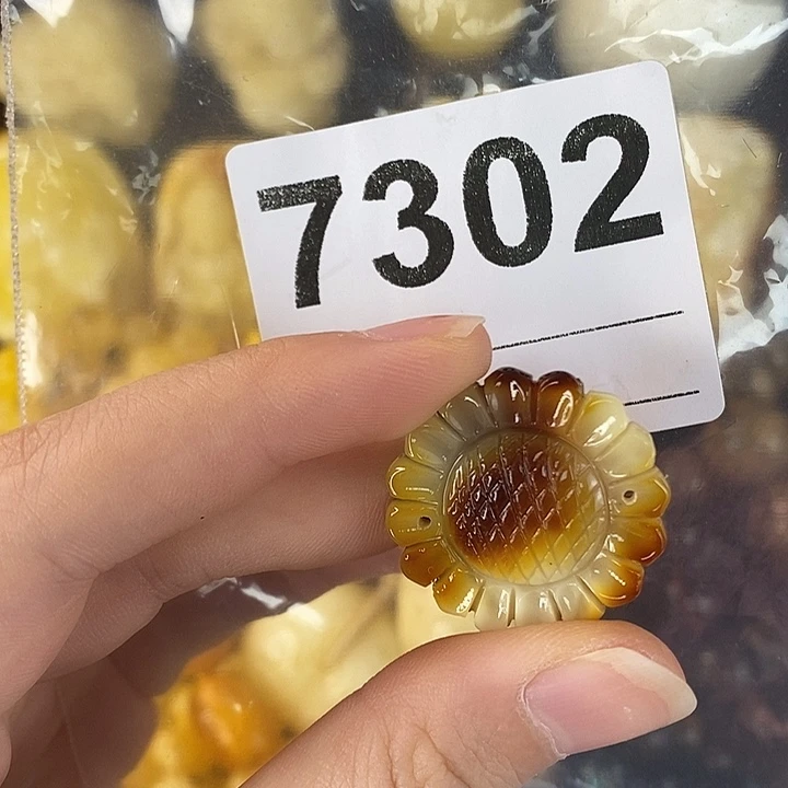 蜜蜡未镶嵌珠宝奇石