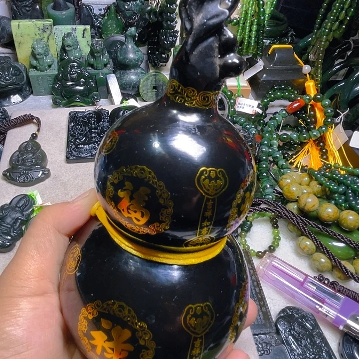 高***畅蛇纹石玉未镶嵌颈饰