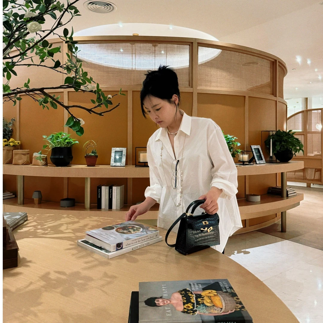 静奢老钱风极简白衬衫