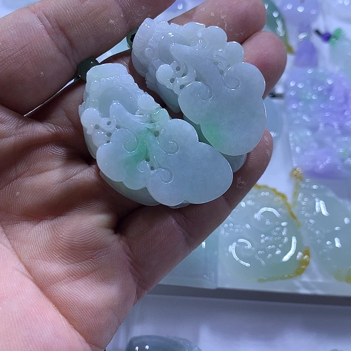 翡翠未镶嵌颈饰天然翡翠A货吊坠