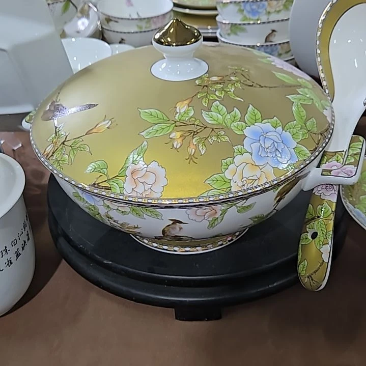 瓷片微瑕琴瑟和鸣汤锅一个汤勺一个6666