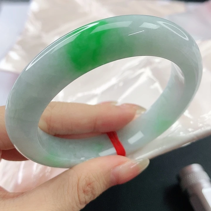 未镶嵌手镯翡翠，832