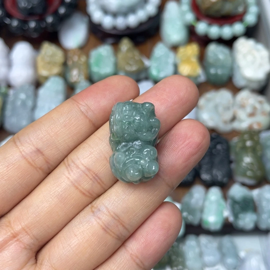 颈饰未镶嵌翡翠小霸王貔貅