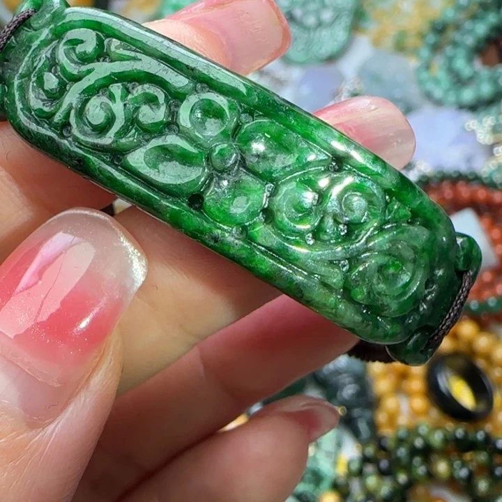 翡翠未镶嵌颈饰天然A货13