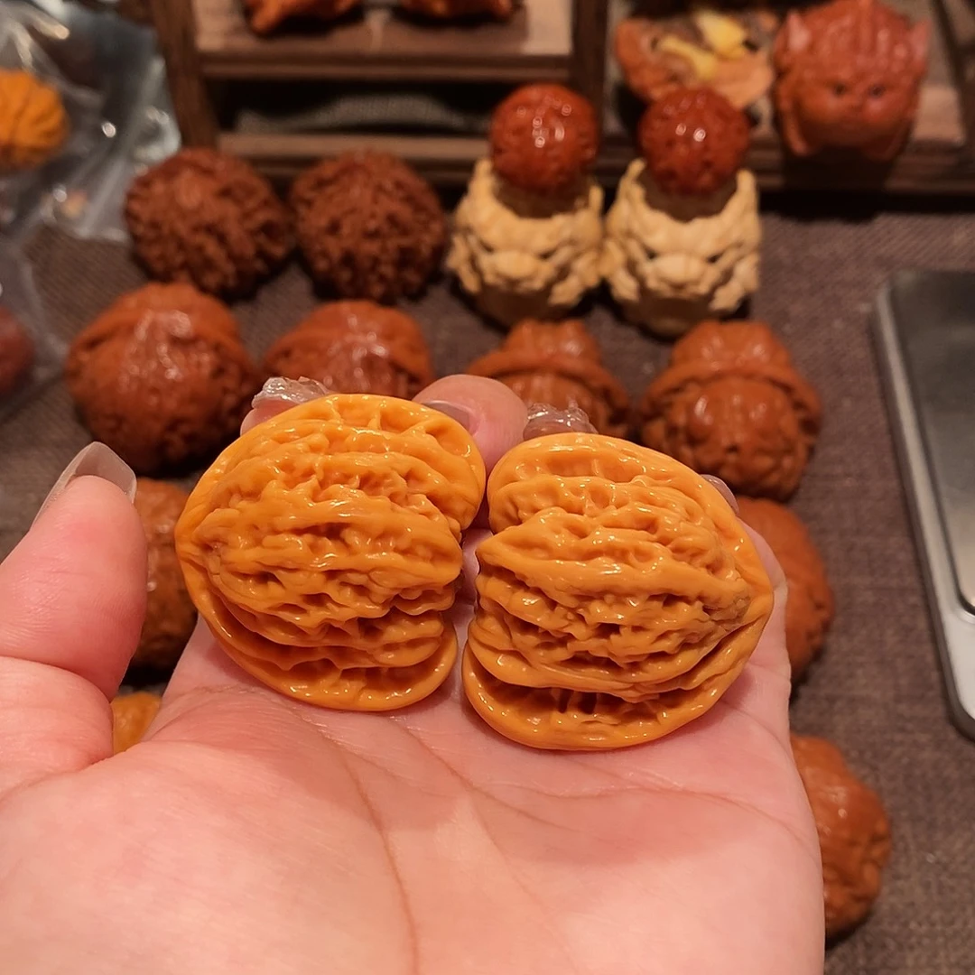 文玩核桃吊坠36黄宝石1024