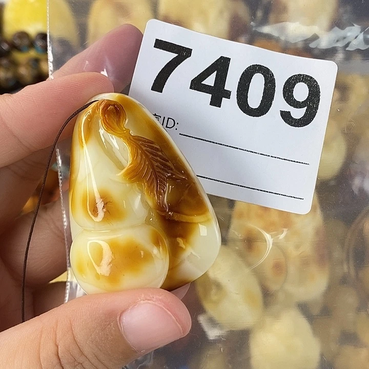 蜜蜡未镶嵌珠宝奇石